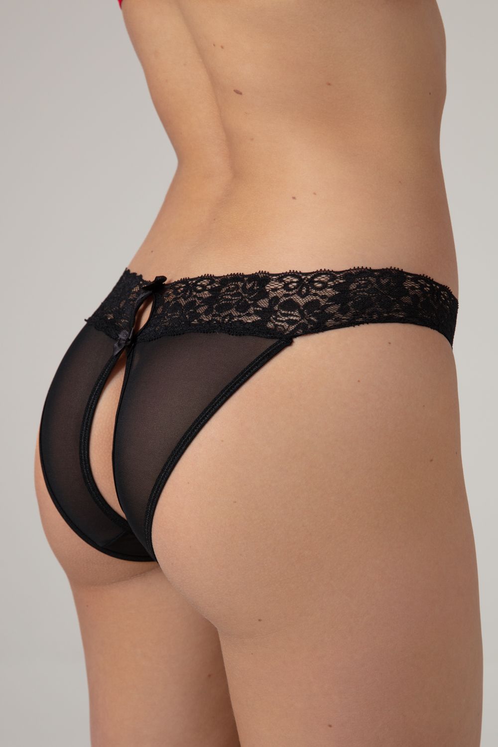 Christine – String mit offenem Schritt – Schwarz