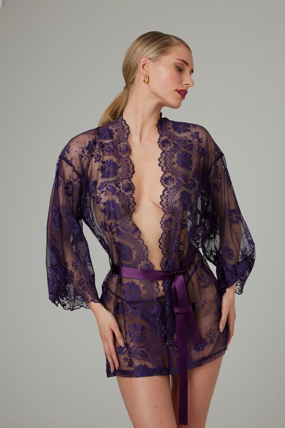 Christine – Graceful Spitzen-Kimono – Lila
