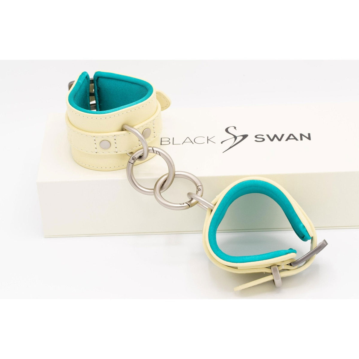 Black Swan DesignZ - Handfessel – Produktansicht 4