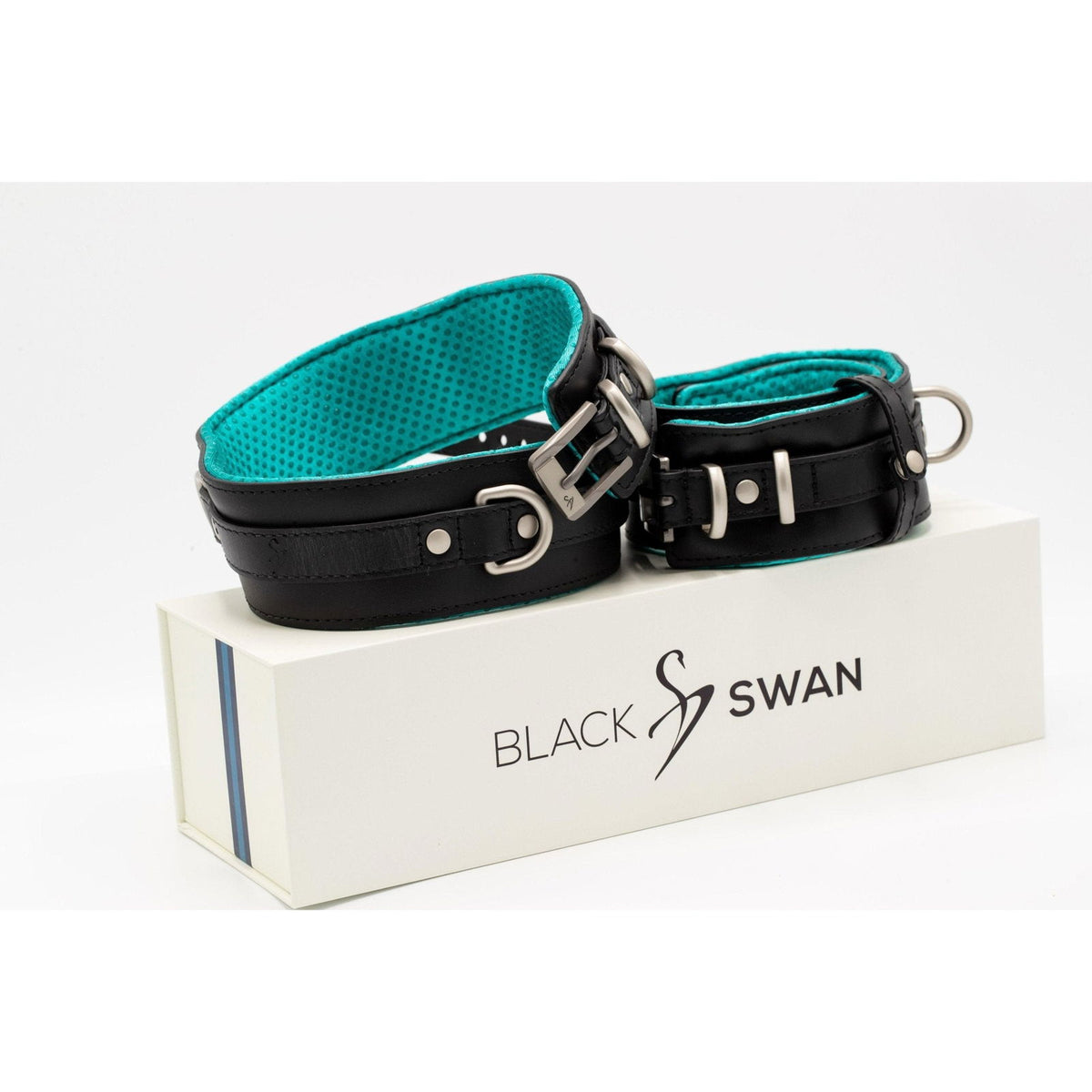 Black Swan DesinZ – Oberschenkelfesseln – Produktbild
